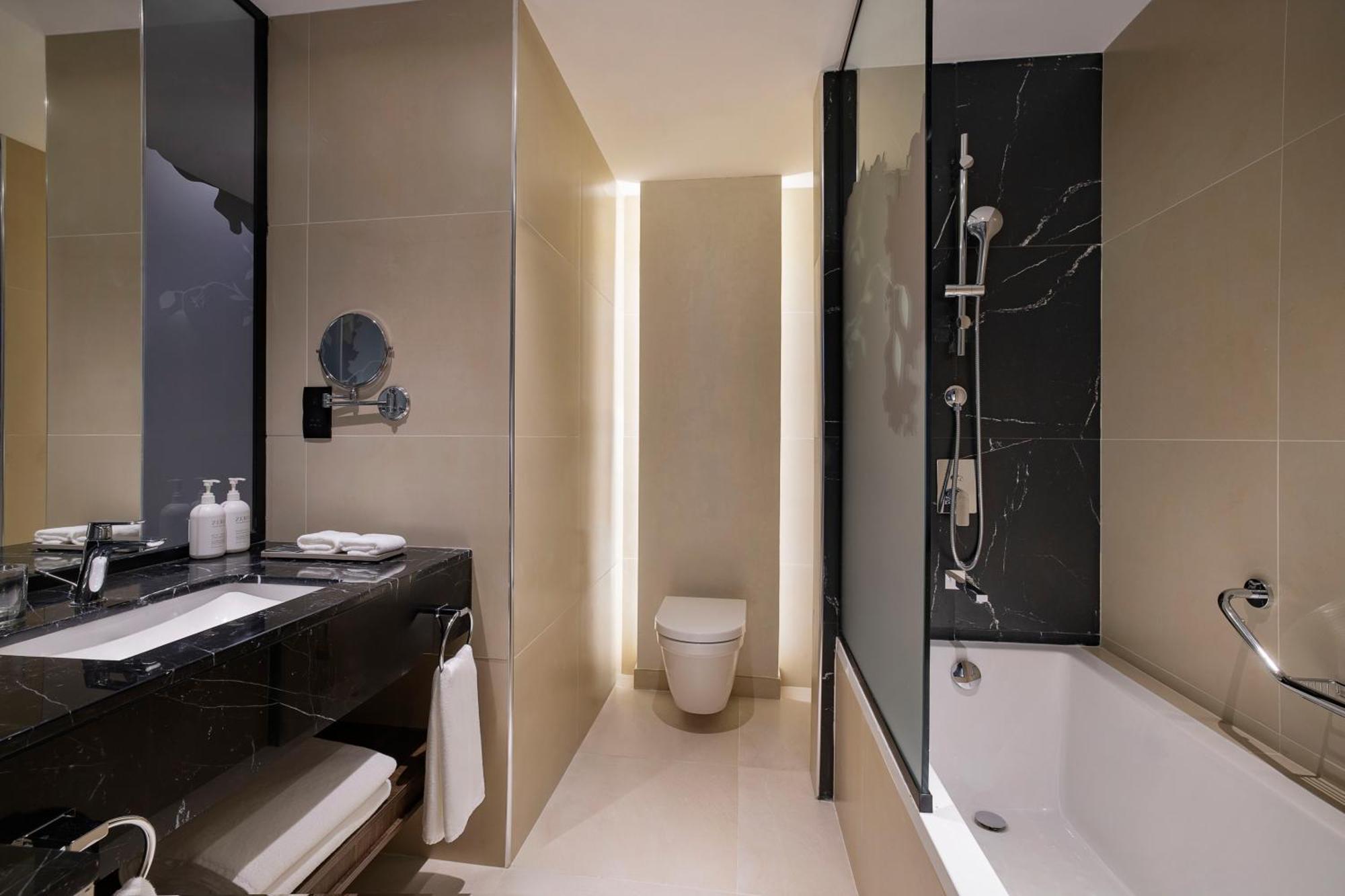 Hotel Local Dubai At Jumeirah Village Triangle Esterno foto